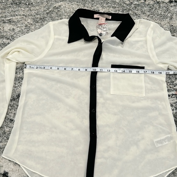 NWT- Love 21, size M, blouse - Picture 11 of 13